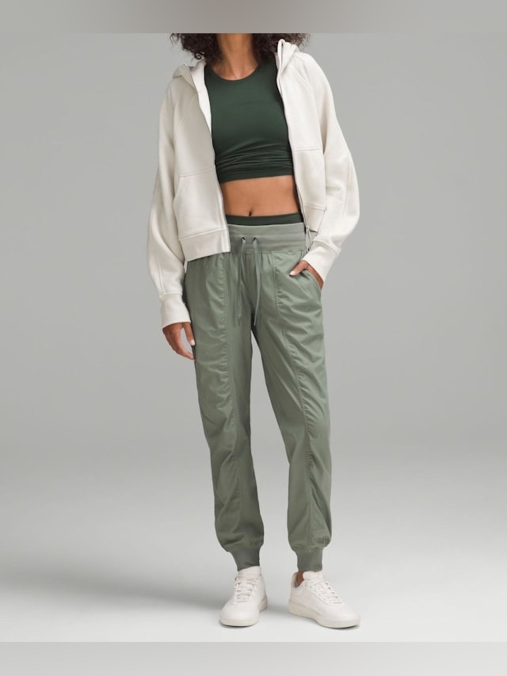 Lululemon Dance Studio Mid-Rise Jogger
Full Length Pants Size 2